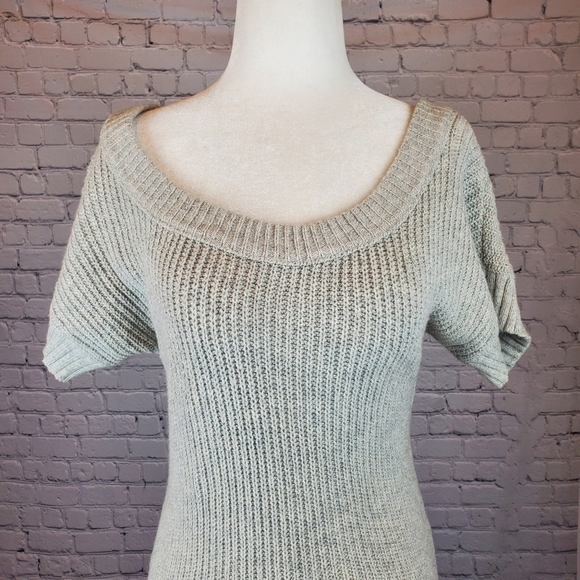 Hollister short sleeve pullover sweater grey sz.XS - Picture 3 of 8